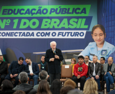 VICE ENTREGA TABLETS EDUCAÇÃO