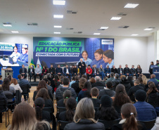 VICE ENTREGA TABLETS EDUCAÇÃO