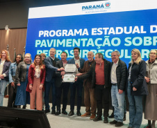 Estado investirá R$ 977 milhões em programa de pavimentação em ruas com pedras irregulares