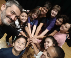 Centro Cultural Teatro Guaíra e Biblioteca Pública do Paraná firmam parceria para oferecer curso gratuito de teatro para crianças
