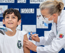 Vacinação nas escolas continua e Estado reforça a importância em manter carteirinha em dia