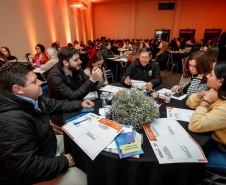 Gestores conhecem atualizações que estão modernizando a abertura de empresas no Paraná