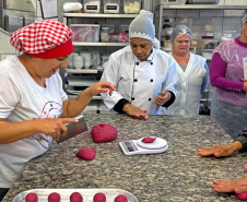  Receita de sucesso: Governo do Paraná capacita milhares de merendeiras em formação inédita