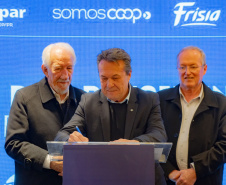 SEED - Paraná formaliza parceria para fortalecer cooperativas escolares em colégios agrícolas