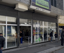 Mutirão do Emprego reúne mais de 20 empresas, lota agência e pré-aprova 272 trabalhadores