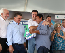Com piscina e mobília, Ratinho Junior inaugura Condomínio do Idoso de Arapongas