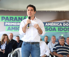 Com piscina e mobília, Ratinho Junior inaugura Condomínio do Idoso de Arapongas
