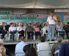 Com piscina e mobília, Ratinho Junior inaugura Condomínio do Idoso de Arapongas