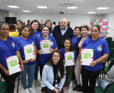 Sessenta e cinco mulheres que atuam na reciclagem na região dos Campos Gerais receberam nesta quarta-feira (30) os certificados de conclusão do curso de capacitação para formação empreendedora.