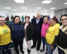 Sessenta e cinco mulheres que atuam na reciclagem na região dos Campos Gerais receberam nesta quarta-feira (30) os certificados de conclusão do curso de capacitação para formação empreendedora.