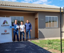A Companhia de Habitação do Paraná concluiu a entrega de mais três módulos do Residencial Barcelona, com 68 moradias no total, nesta terça-feira (15) em Paiçandu.