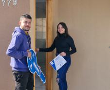 A Companhia de Habitação do Paraná concluiu a entrega de mais três módulos do Residencial Barcelona, com 68 moradias no total, nesta terça-feira (15) em Paiçandu.