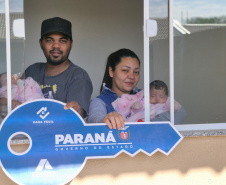 A Companhia de Habitação do Paraná concluiu a entrega de mais três módulos do Residencial Barcelona, com 68 moradias no total, nesta terça-feira (15) em Paiçandu.