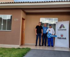 A Companhia de Habitação do Paraná concluiu a entrega de mais três módulos do Residencial Barcelona, com 68 moradias no total, nesta terça-feira (15) em Paiçandu.