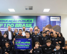 VICE ENTREGA TABLETS EDUCAÇÃO