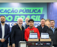 VICE ENTREGA TABLETS EDUCAÇÃO