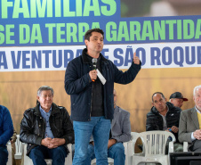 VICE ENTREGA TÍTULO REGULARIZAÇÃO FUNDIÁRIA