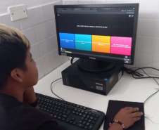 Conectividade e inclusão: internet de alta velocidade beneficia estudantes e professores em escolas indígenas do Paraná