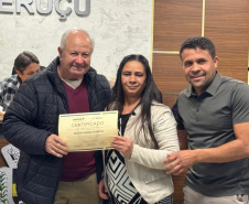 Qualifica Paraná amplia oportunidades com capacitação e forma alunos do curso de confecção em Itaperuçu