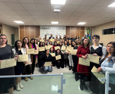 Qualifica Paraná amplia oportunidades com capacitação e forma alunos do curso de confecção em Itaperuçu