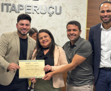 Qualifica Paraná amplia oportunidades com capacitação e forma alunos do curso de confecção em Itaperuçu
