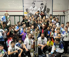 Esporte na escola: equipe formada por alunos de colégios estaduais vence Campeonato Paranaense de Taekwondo