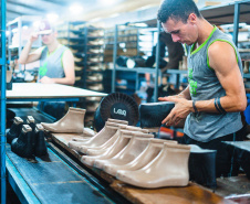 Sapatos de proteção empurram crescimento da indústria de calçados no Paraná