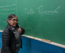 A professora Beatriz Cardoso da Silva, de Paranaguá, foi a primeira ganhadora do prêmio de R$ 1 milhão do sorteio do Programa Nota Paraná.