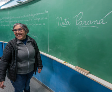 A professora Beatriz Cardoso da Silva, de Paranaguá, foi a primeira ganhadora do prêmio de R$ 1 milhão do sorteio do Programa Nota Paraná.