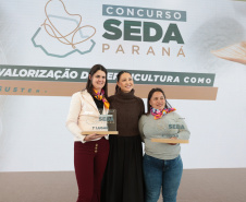 Cerimônia de premiação do Concurso da Seda Paraná 2025   Foto: Geraldo Bubniak/AEN