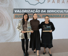 Cerimônia de premiação do Concurso da Seda Paraná 2025   Foto: Geraldo Bubniak/AEN