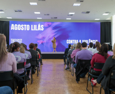 Agosto Lilás