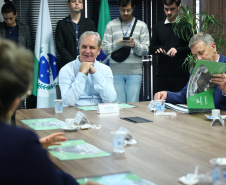 Regularização imobiliária em Pinhais e projeto de modernização do Parque da Ciência Newton Freire Maia são finalizados e apresentados pelo Governo do Estado à Prefeitura de Pinhais