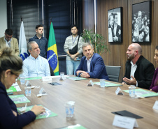 Regularização imobiliária em Pinhais e projeto de modernização do Parque da Ciência Newton Freire Maia são finalizados e apresentados pelo Governo do Estado à Prefeitura de Pinhais