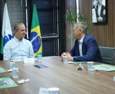Regularização imobiliária em Pinhais e projeto de modernização do Parque da Ciência Newton Freire Maia são finalizados e apresentados pelo Governo do Estado à Prefeitura de Pinhais