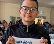  Programa Bons Olhos Paraná já garantiu mais de 6 mil óculos para estudantes da rede pública