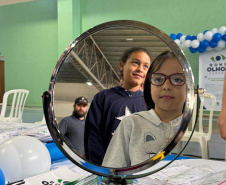 Estudantes da rede pública recebem 1.162 óculos do Governo do Paraná em 14 municípios 