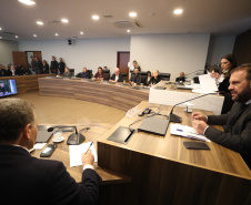 Com licitação autorizada em 48 municípios, secretário apresenta maior programa de creches do país na Assembleia