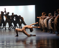 TEATRO GUAÍRA - divulgação Balé em Arapongas e Jacarezinho