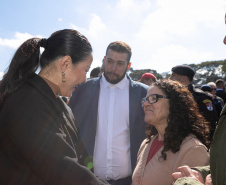 São José dos Pinhais, 11 de agosto de 2025 - A primeira dama do Paraná, Luciana Saito Massa, participa da formatura de Sargentos na Academia do Guatupê.