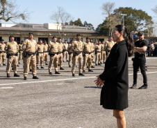 São José dos Pinhais, 11 de agosto de 2025 - A primeira dama do Paraná, Luciana Saito Massa, participa da formatura de Sargentos na Academia do Guatupê.