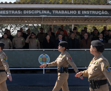 São José dos Pinhais, 11 de agosto de 2025 - A primeira dama do Paraná, Luciana Saito Massa, participa da formatura de Sargentos na Academia do Guatupê.