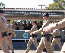 São José dos Pinhais, 11 de agosto de 2025 - A primeira dama do Paraná, Luciana Saito Massa, participa da formatura de Sargentos na Academia do Guatupê.