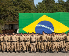 São José dos Pinhais, 11 de agosto de 2025 - A primeira dama do Paraná, Luciana Saito Massa, participa da formatura de Sargentos na Academia do Guatupê.