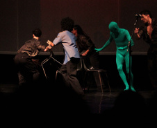 Balé Teatro Guaíra apresenta “Stol” e “V.I.C.A.” no Guairinha