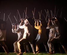 Balé Teatro Guaíra apresenta “Stol” e “V.I.C.A.” no Guairinha