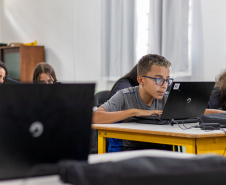 Estudantes da rede estadual já podem participar do Inglês Paraná Agrinho 2025; premiação inclui medalhas e smartphones