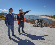 Governador Carlos Massa Ratinho Junior visita a obra da Ponte de Guaratuba.