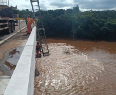 reforma da ponte sobre o Rio Ivaí na PR-317 entre Floresta e Engenheiro Beltrão