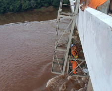 reforma da ponte sobre o Rio Ivaí na PR-317 entre Floresta e Engenheiro Beltrão